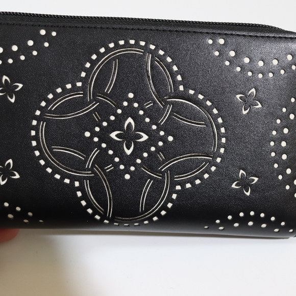 Vera Bradley Black White Laser Cut Accordion Wallet Faux Leather Compact - Picture 5 of 10